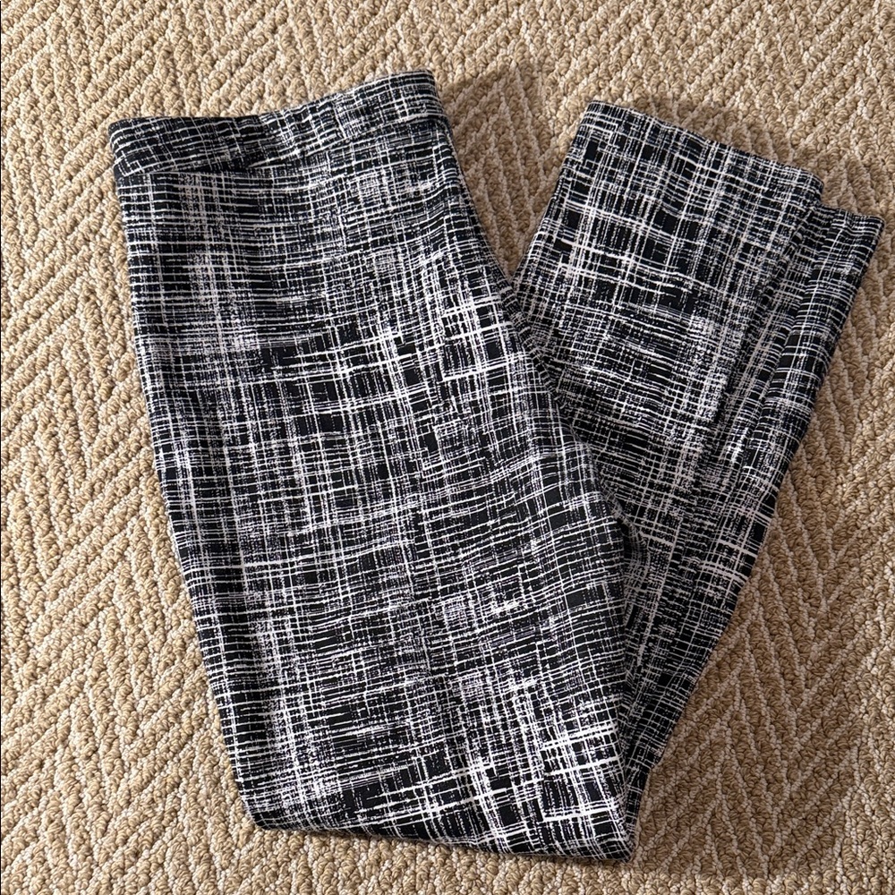 Amanda & Chelsea Black and White Cropped Pants